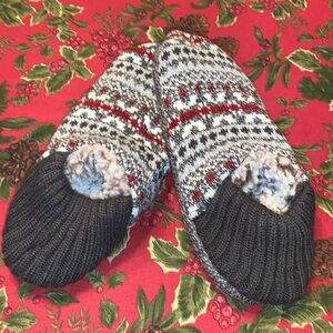 NWOT Dearfoams Slippers, OS.  Grey.